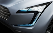 Передняя оптика на серебристом Subaru Viziv Concept